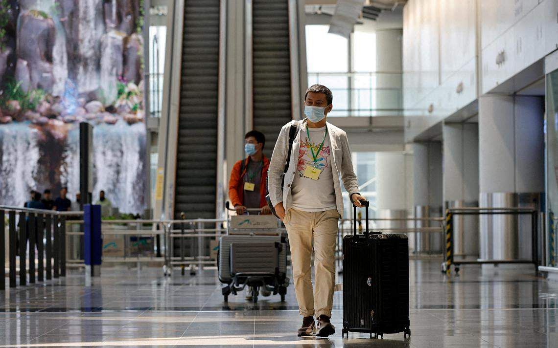 Hong Kong Airport Opens 'Skybridge' in Preparation for Revival - Bloomberg