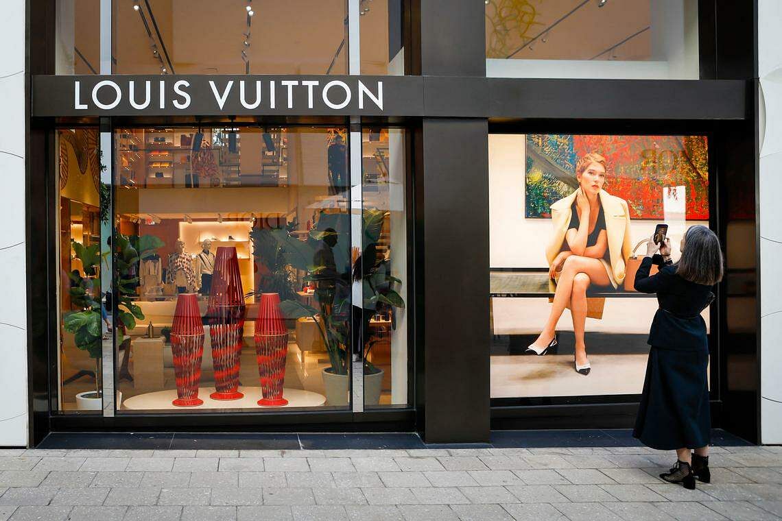 Louis Vuitton Owner Emerges as ESG Magnet With $17 Billion Stake - Bloomberg