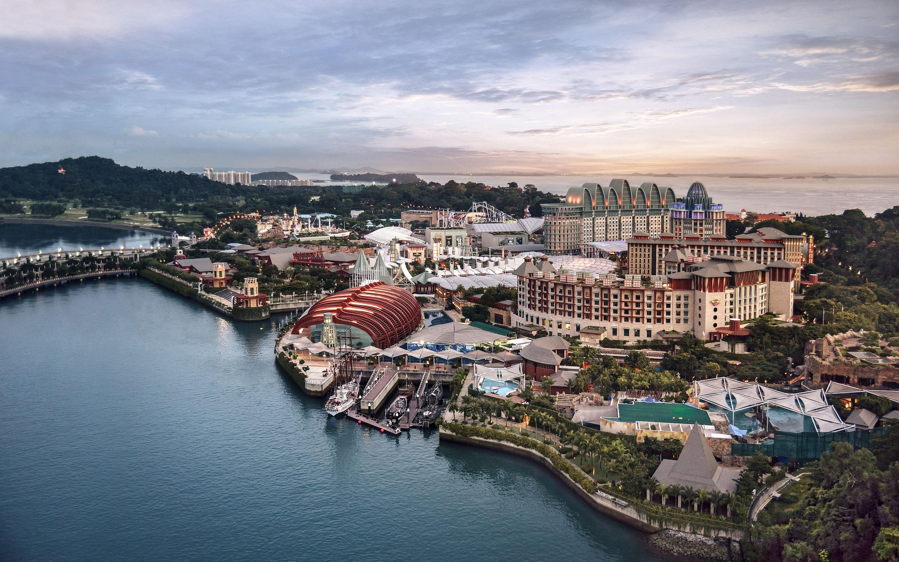 Casino Firm Genting Singapore Draws Takeover Interest (GENS