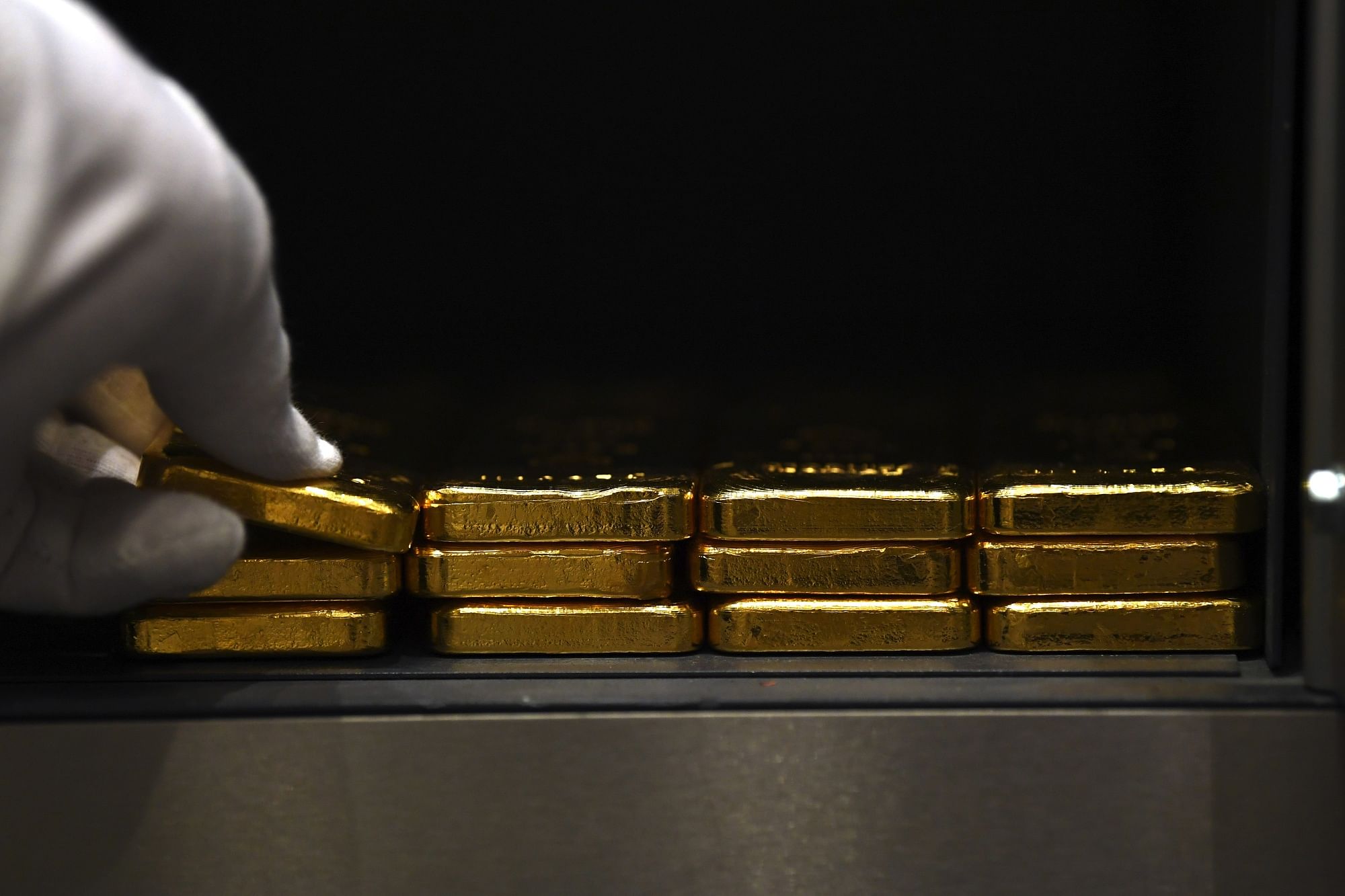 Gold remains on backfoot as investors now see first rate-cut from Fed in May