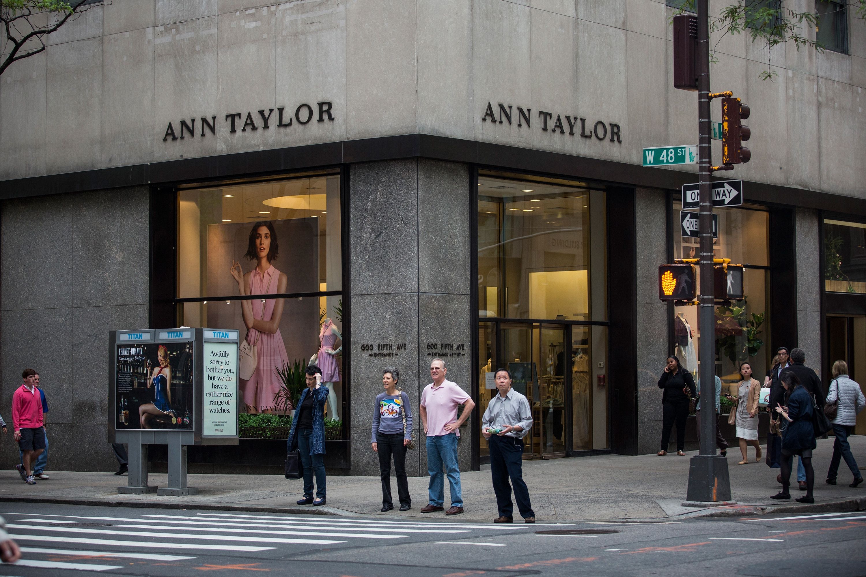 Ascena agrees to buy Ann Taylor owner for US 2.1b Consumer