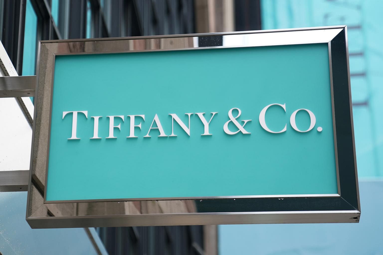 Judge fast-tracks Tiffany suit against LVMH over abandoned $16B deal