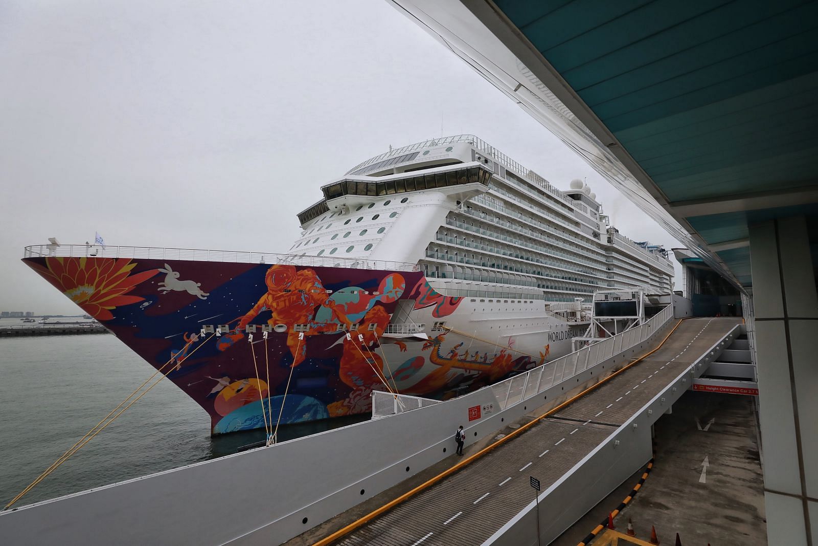 Cruise Operator Genting Hong Kong Files to Wind Up Company - Bloomberg