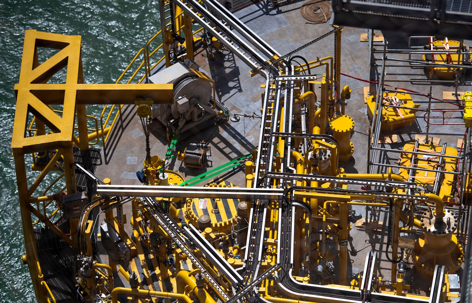 Shell explains why US oil output is flat, Energy & Commodities - THE  BUSINESS TIMES