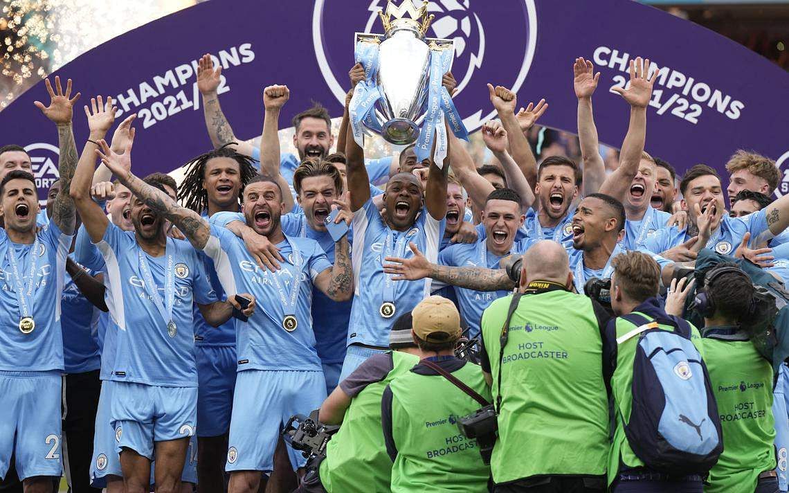 Man City 'legends' retain Premier League title with late comeback