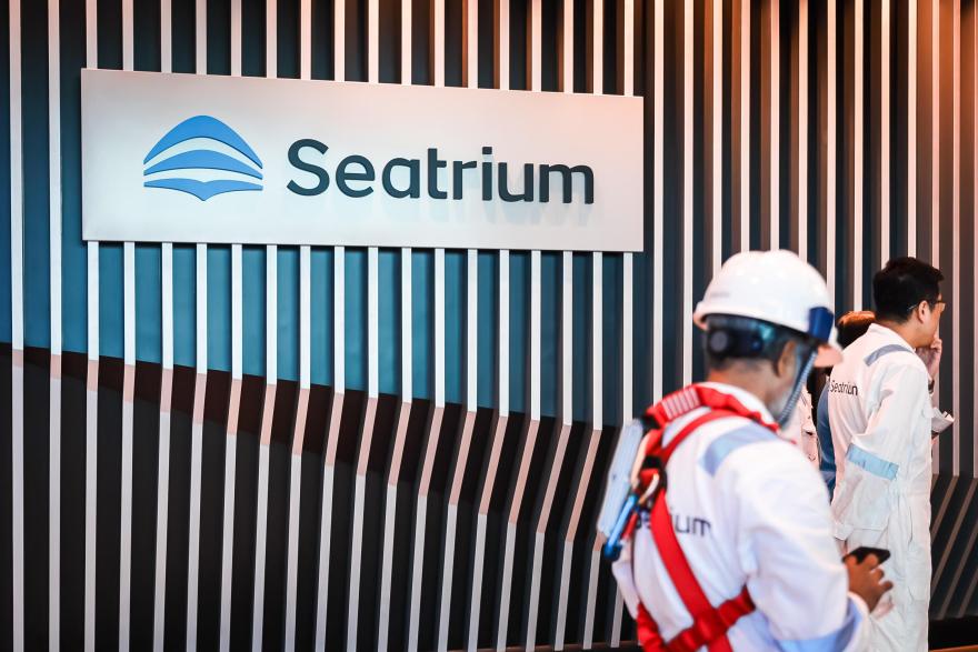 Seatrium renews ship repair contract for 43 LNG carriers docked in South-east Asia