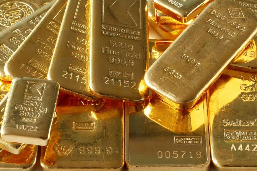 Gold marches higher as US jobs data boosts bets of early rate cut Gold marches higher as US jobs data boosts bets of early rate cut