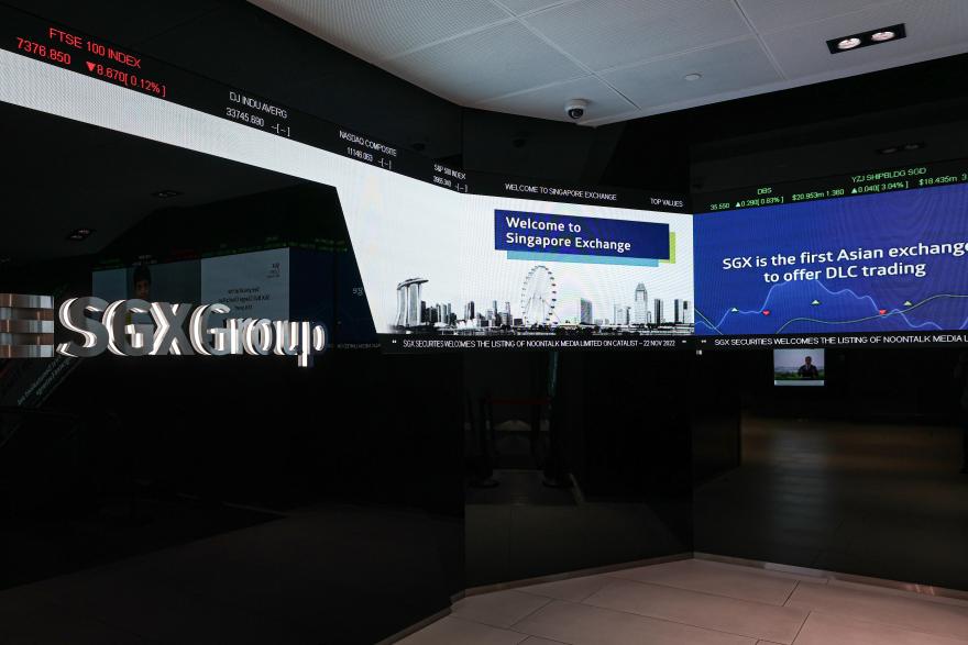 Singapore shares flat on Tuesday as investors await Fed’s policy meeting Singapore shares flat on Tuesday as investors await Fed’s policy meeting