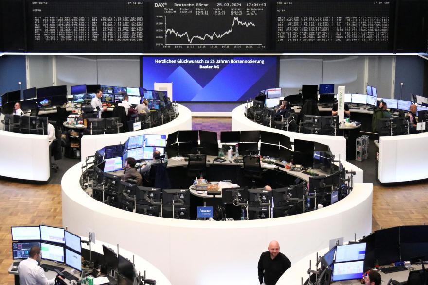 Europe: Stocks eke out gains at start of holiday-shortened week